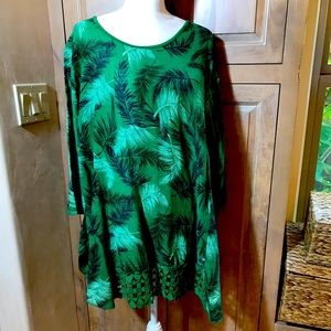 NWOT Made in Italy Tropical green